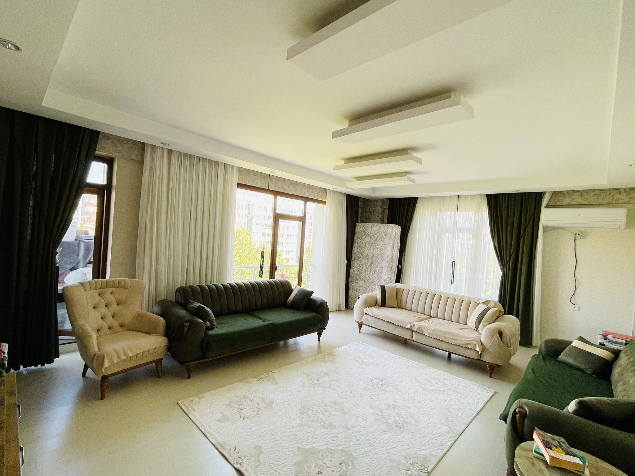 KAYA EMLAKTAN  BAĞCILAR'DA SATILIK  4+1 LÜX DAİRE